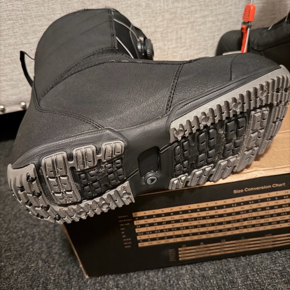 Burton Black and Gray Snowboard Boots - Picture 3 of 4